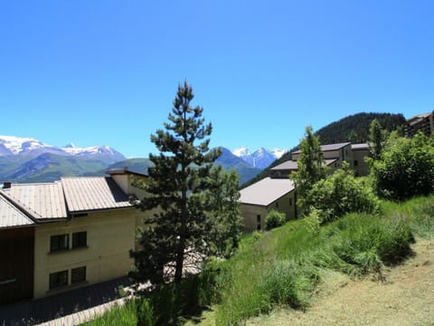 Appartement spacieux 2P cabine, pieds des pistes, proche commerces auris - FR-1-297-101 Cabin in Auris