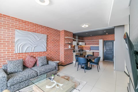 Communal lounge/ TV room, TV and multimedia, Kitchen or kitchenette, Seating area, Dining area, Evening entertainment