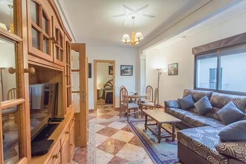 Communal lounge/ TV room, TV and multimedia, Living room, Seating area, Dining area, Evening entertainment