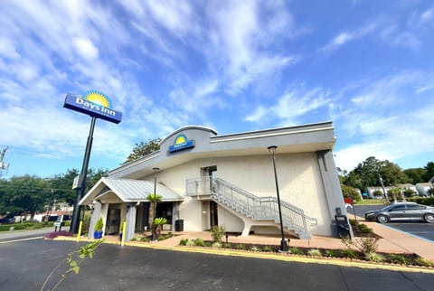 Day, Logo/Certificate/Sign, Street view