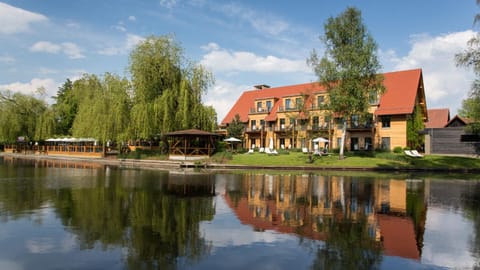 Facade/entrance, Garden view, River view