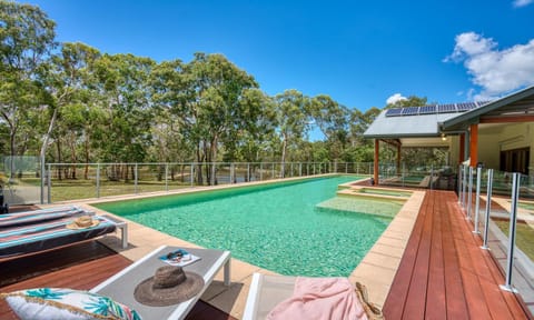 Swimming pool, sunbed