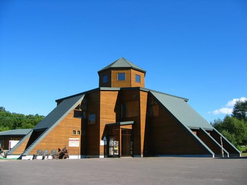 Facade/entrance, Facade/entrance
