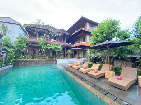 Garden, Garden view, Pool view, Swimming pool, sunbed