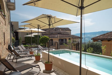 Balcony/Terrace, Swimming pool