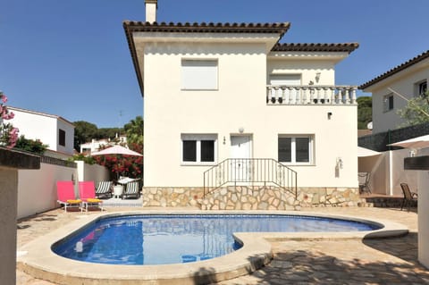 Property building, Off site, Balcony/Terrace, Swimming pool