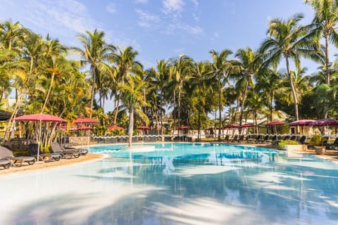 Day, Pool view, Swimming pool, sunbed