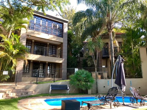 Property building, Swimming pool, Swimming pool
