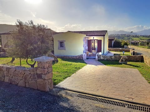 Facade/entrance, Garden