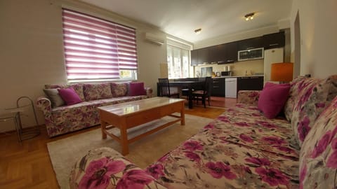 Other, Photo of the whole room