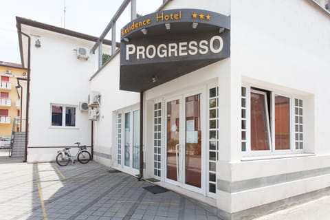 Facade/entrance, Day, Property logo or sign