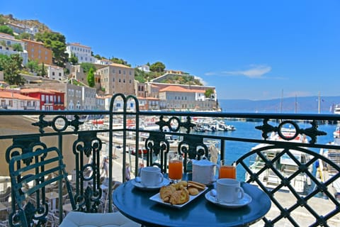 View (from property/room), Balcony/Terrace, City view, Landmark view, Sea view