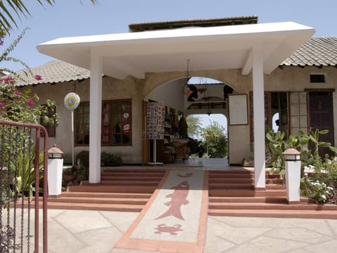 Facade/entrance