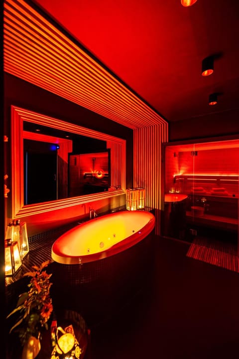 Bathroom, Fitness centre/facilities, Bath