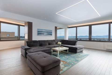 Living room, Sea view