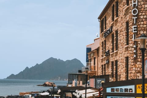 Property building, Day, Mountain view, Sea view