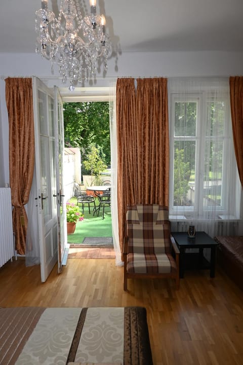 Seating area, Bedroom, Garden view
