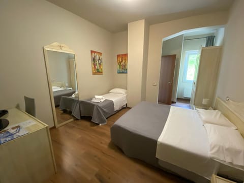 Bed, Bedroom, Family, Family