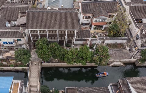 Neighbourhood, Bird's eye view