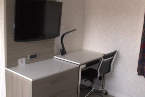 Discovery Inn Motel in Hayward