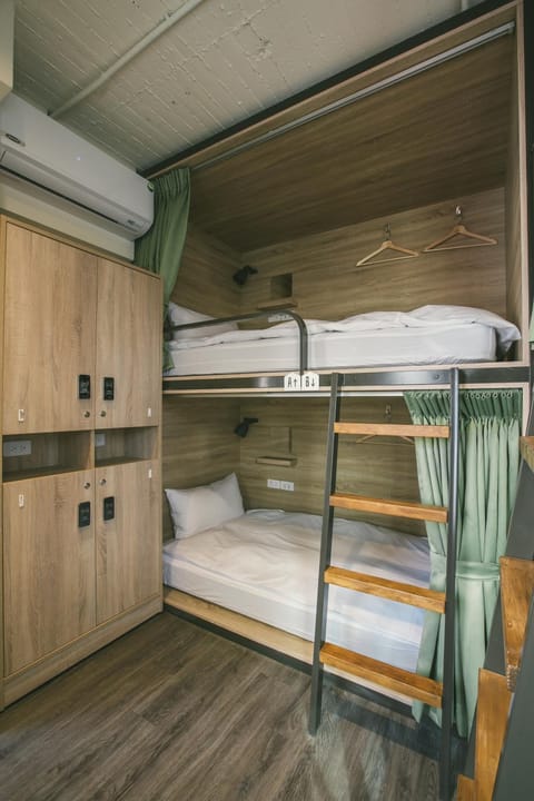 bunk bed