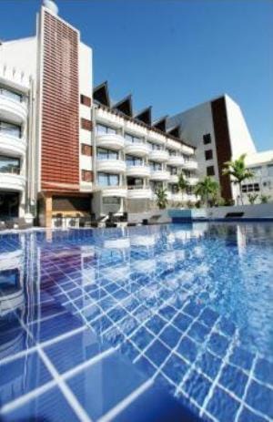 Facade/entrance, Swimming pool