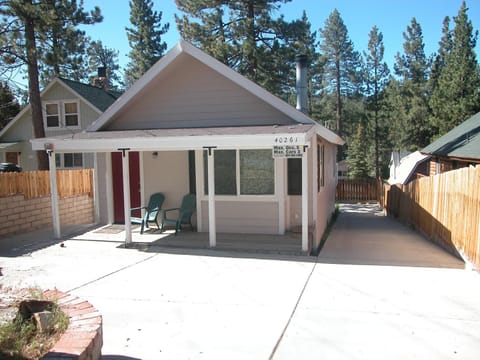 Property building, Neighbourhood, Pets