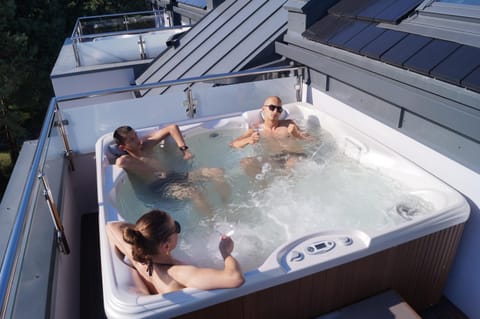 Activities, Hot Tub