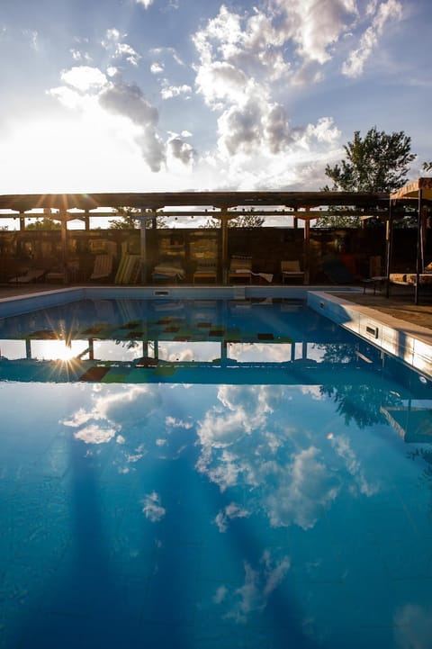 Swimming pool