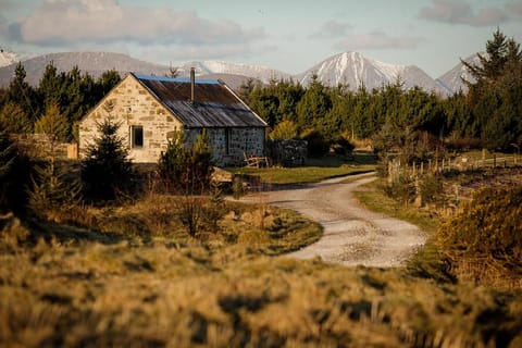 Property building, Spring, Natural landscape, On site, Garden view, Mountain view, Sunrise