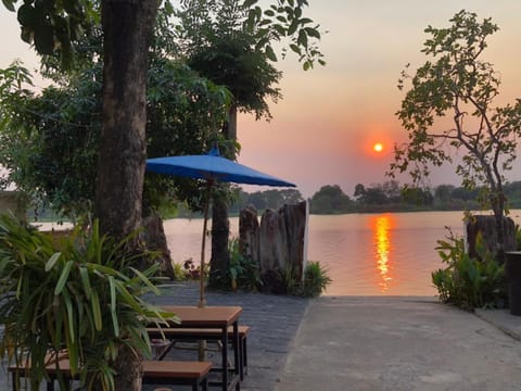 Natural landscape, Garden view, River view, Sunset