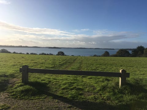 Nearby landmark, People, Neighbourhood, Natural landscape, Fitness centre/facilities, Hiking, Pets, Family