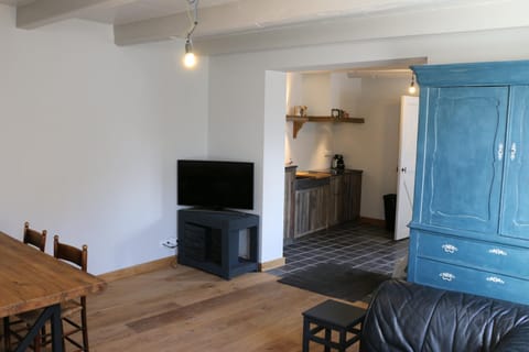 TV and multimedia, Coffee/tea facilities, Living room, Dining area