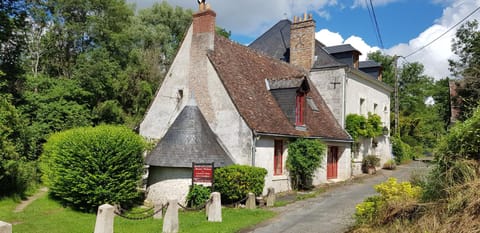 Le Moulin Hodoux Bed and Breakfast in Centre-Val de Loire