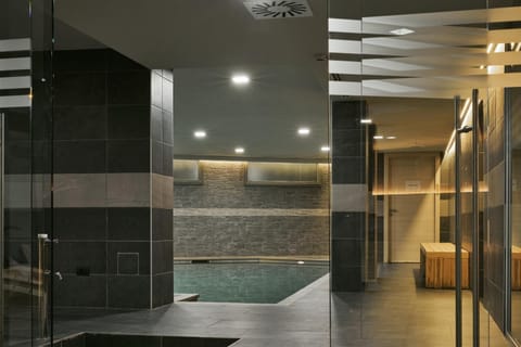 Spa and wellness centre/facilities, Pool view