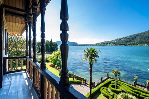 View (from property/room), Garden view, Lake view, Mountain view