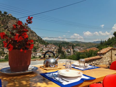 Day, Natural landscape, Dining area, Mountain view, Breakfast, Continental breakfast