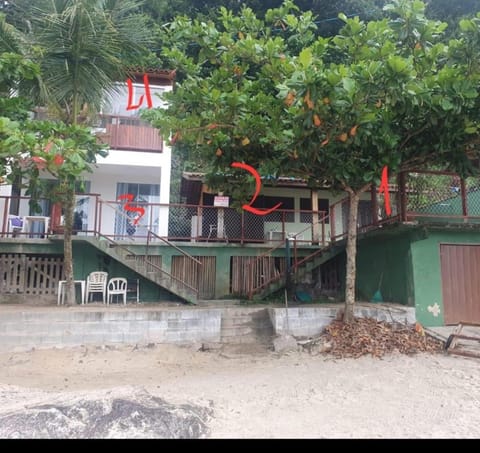Chalés Pé na Areia - Ubatuba Chalet in State of Rio de Janeiro