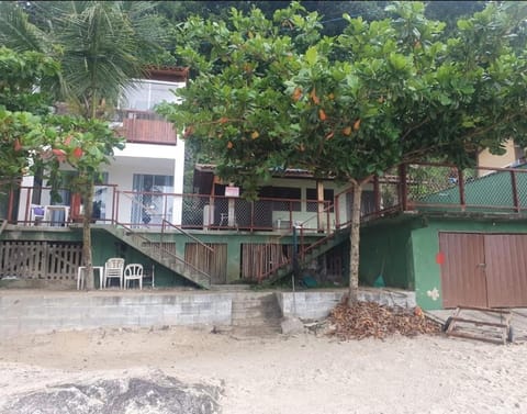 Chalés Pé na Areia - Ubatuba Chalet in State of Rio de Janeiro