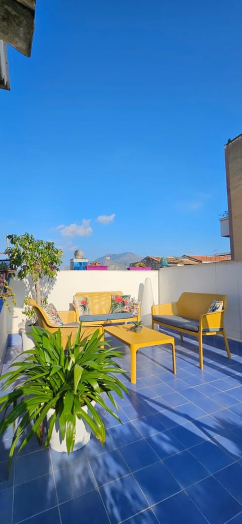 Nearby landmark, Balcony/Terrace