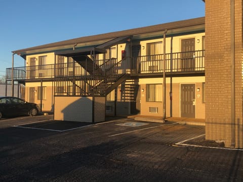 Savannah Lodge Motel in Tennessee