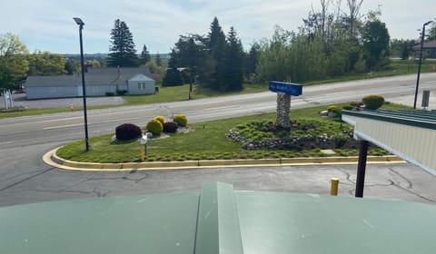 Baymont by Wyndham Petoskey Motel in Petoskey