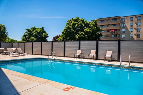 Swimming pool, Swimming pool
