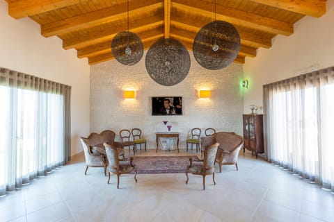 Communal lounge/ TV room