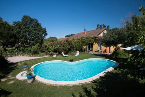 Property building, Garden, Pool view, Area and facilities, Swimming pool
