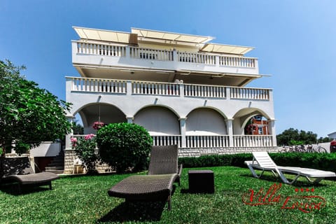 Facade/entrance, Garden, Balcony/Terrace