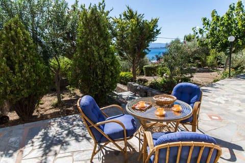 Garden, Seating area, Sea view