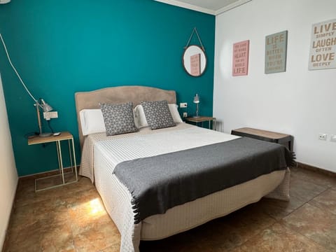 Bed, Photo of the whole room