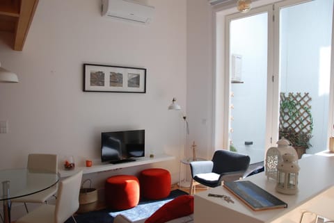Communal lounge/ TV room, Living room, Decorative detail