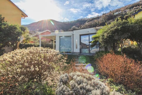 Property building, Spring, Day, Natural landscape, Garden, Garden view, Mountain view